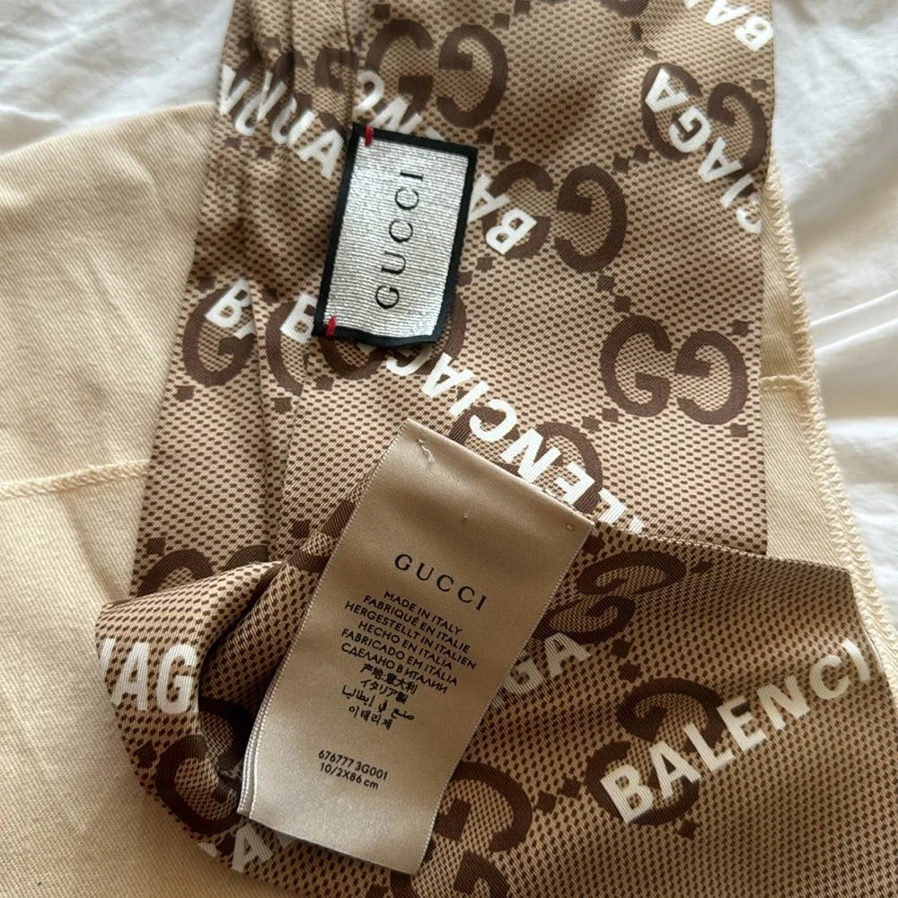 Gucci Brown and White Patterned Scarf - Picture 2 of 4